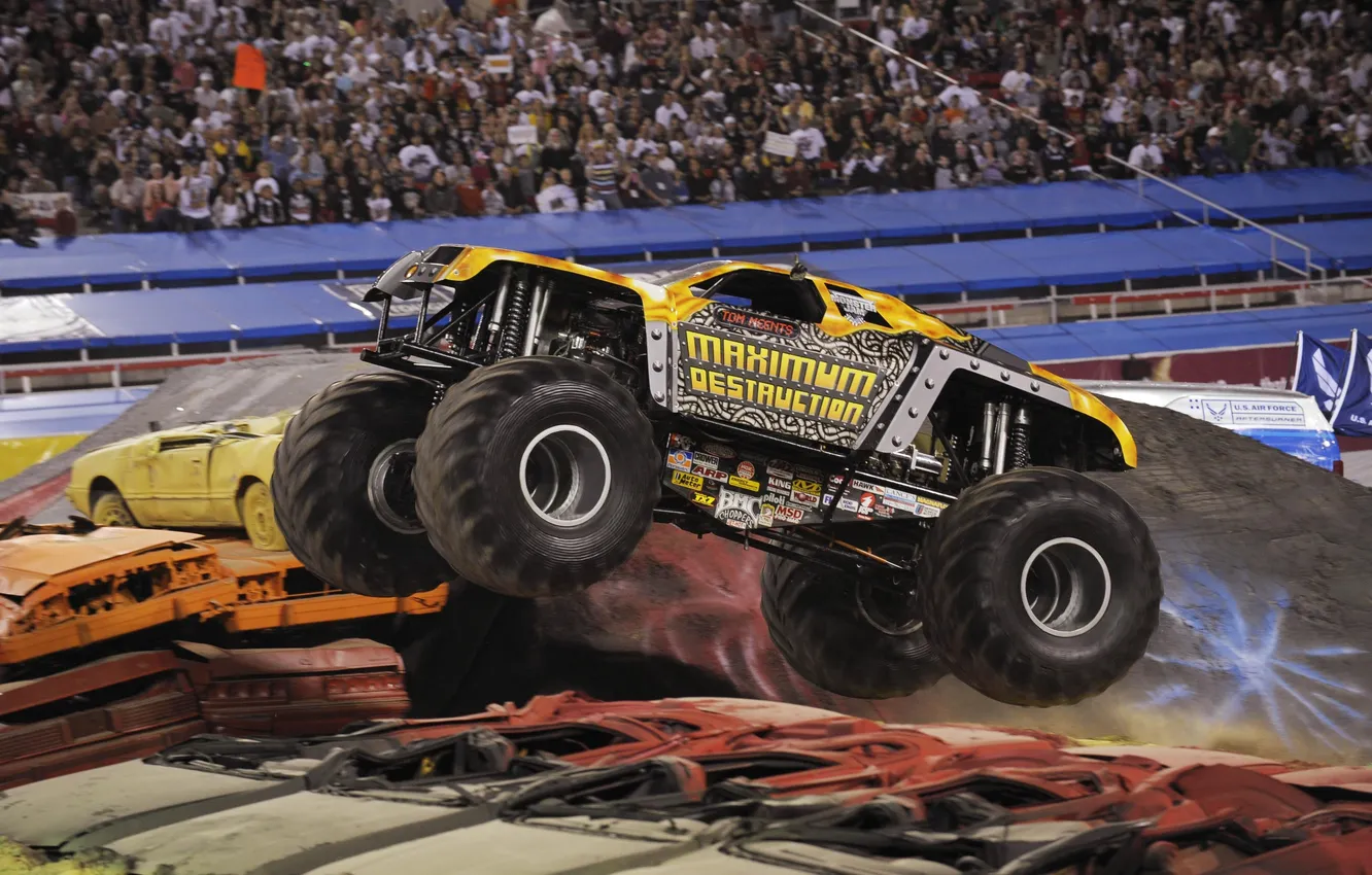 Photo wallpaper jump, people, monster, jump