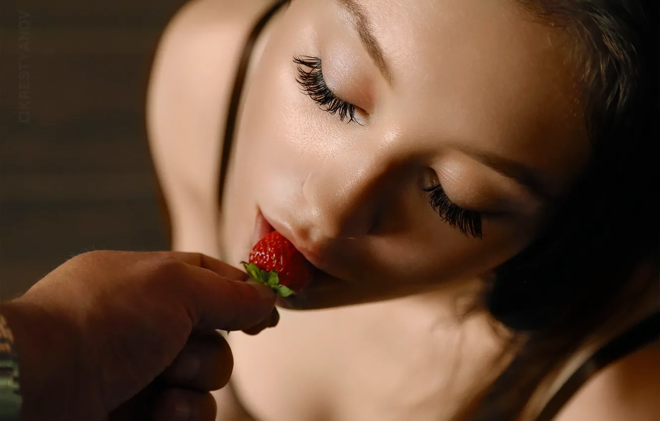 Photo wallpaper girl, face, berries, the situation, hands, strawberry, Lisa, closed eyes