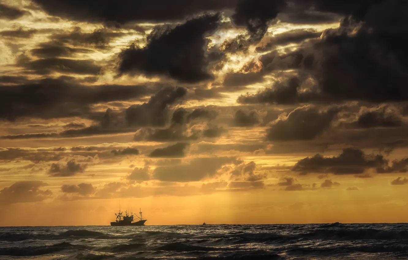 Photo wallpaper sea, storm, ship