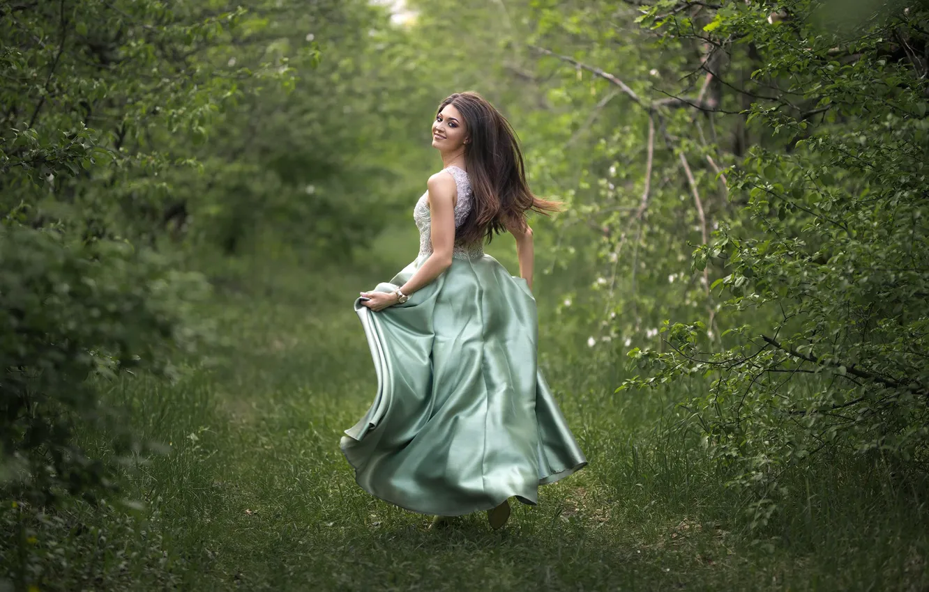 Photo wallpaper greens, forest, grass, trees, smile, Park, mood, makeup