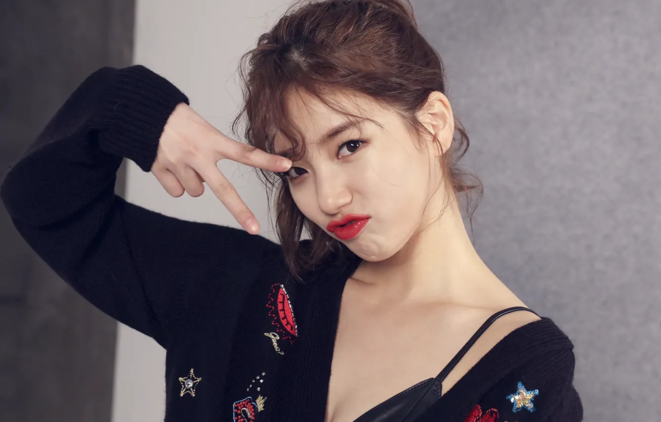 Photo wallpaper girl, beautiful, cute, suji, k pop girl