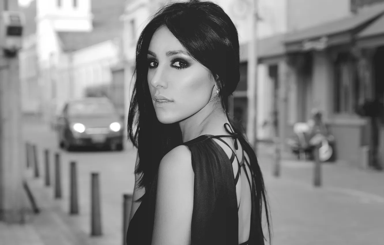 Photo wallpaper look, brunette, black and white, Catalina Castillo