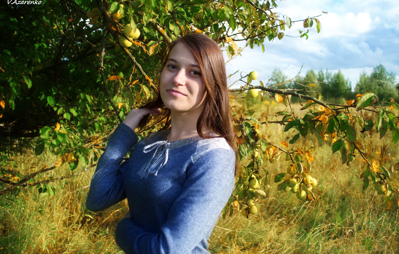 Photo wallpaper girl, trees, nature, apples, slim, meadow, beautiful, beauty