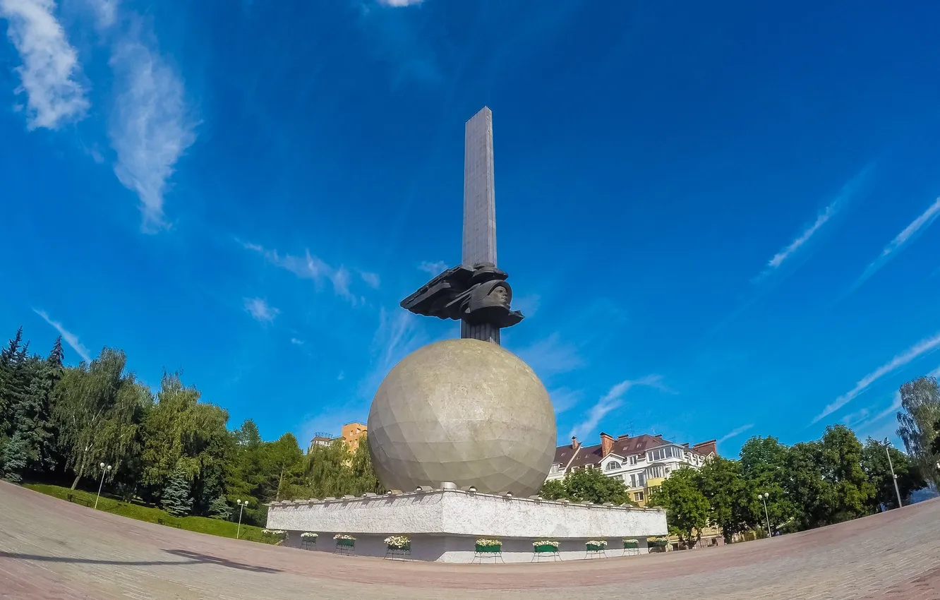 Photo wallpaper the city, balls, monument, Russia, Russia, Gagarin, Kaluga, Kaluga