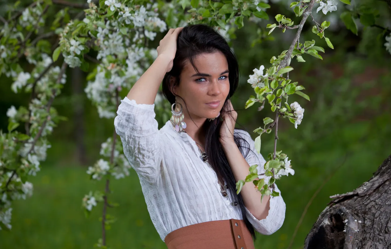 Photo wallpaper look, girl, brunette, Vera P