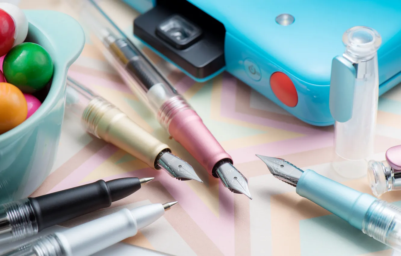 Photo wallpaper feathers, handle, the office