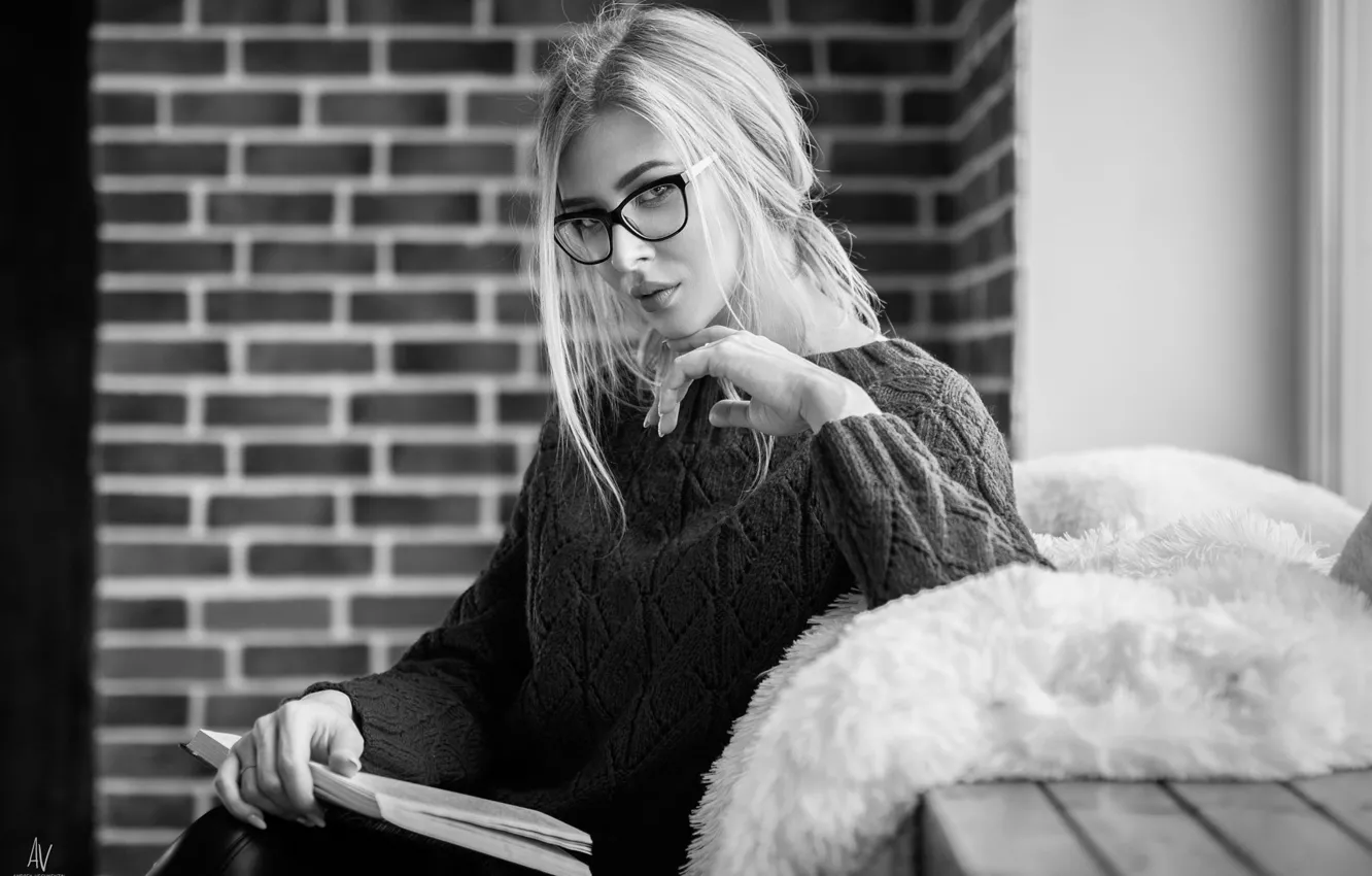 Photo wallpaper look, girl, pose, portrait, makeup, glasses, hairstyle, blonde