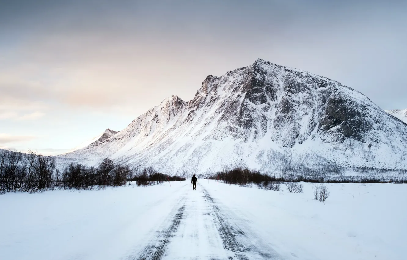 Photo wallpaper winter, road, people, mountain
