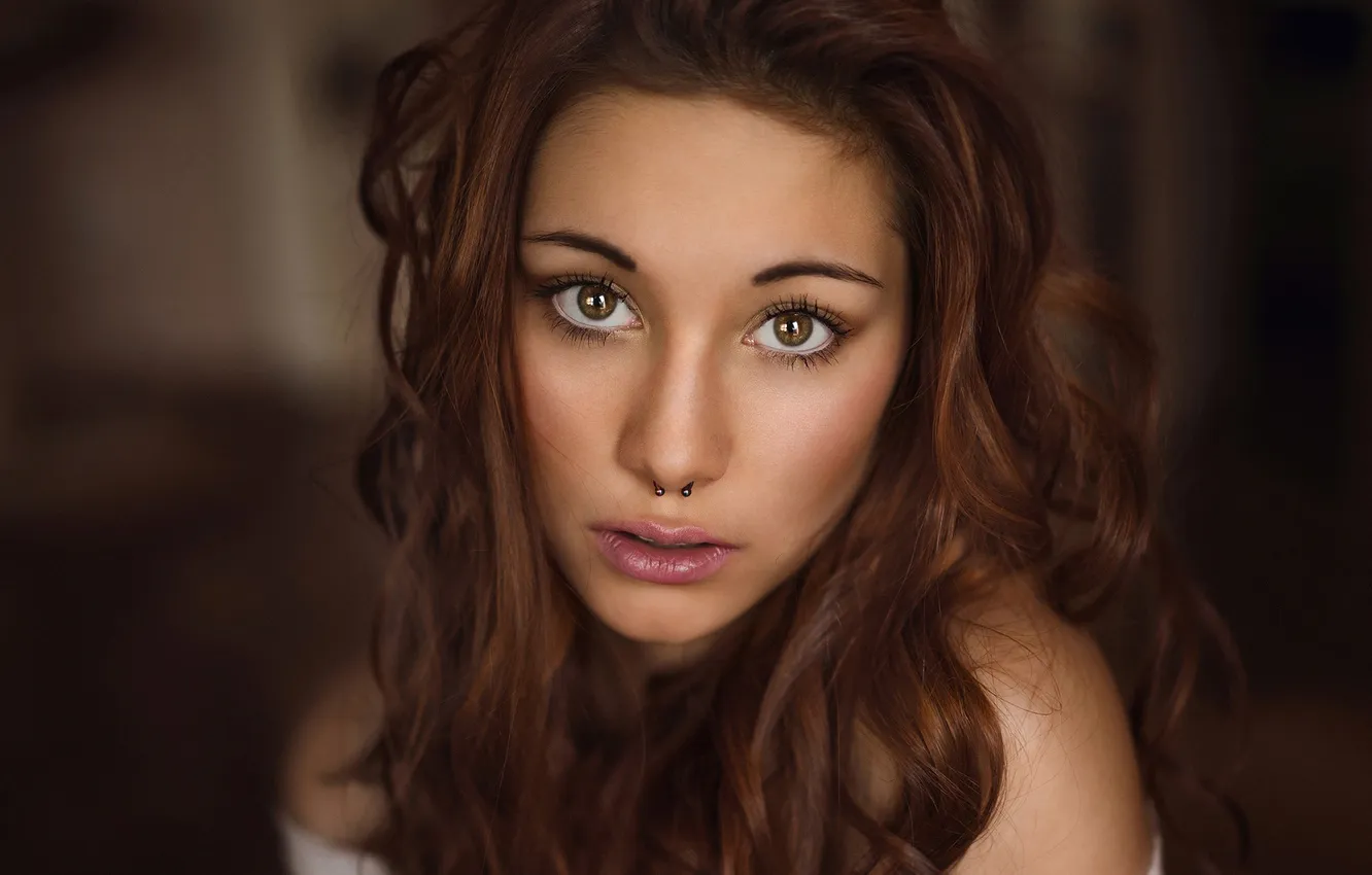 Photo wallpaper portrait, piercing, Victoria, brown-eyed, Martin Kühn