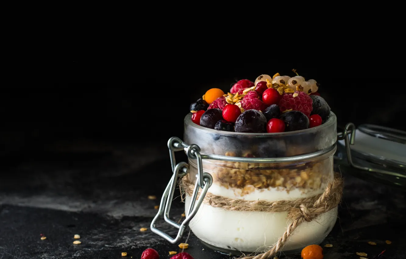 Photo wallpaper berries, raspberry, Bank, currants, yogurt, granola