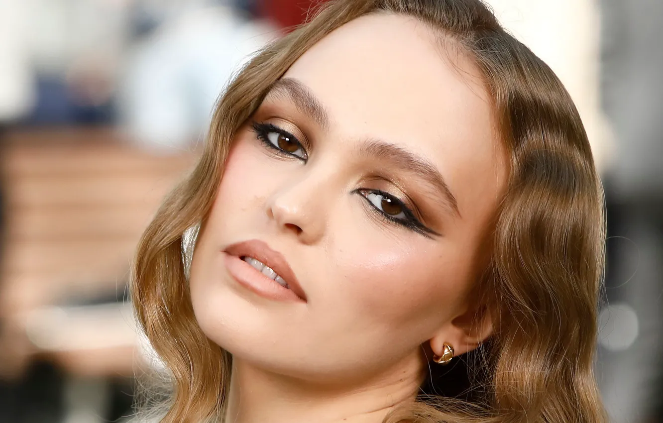 Photo wallpaper look, pose, model, portrait, makeup, actress, Lily-Rose Depp, Lily-Rose Depp
