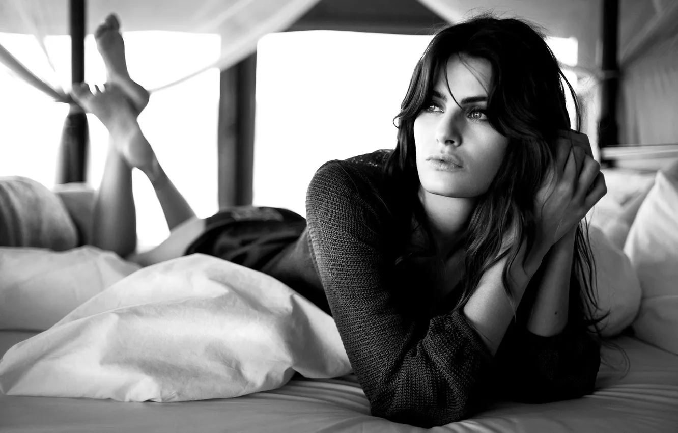 Photo wallpaper look, girl, model, pillow, brunette, bed, black and white, Isabel Fontana