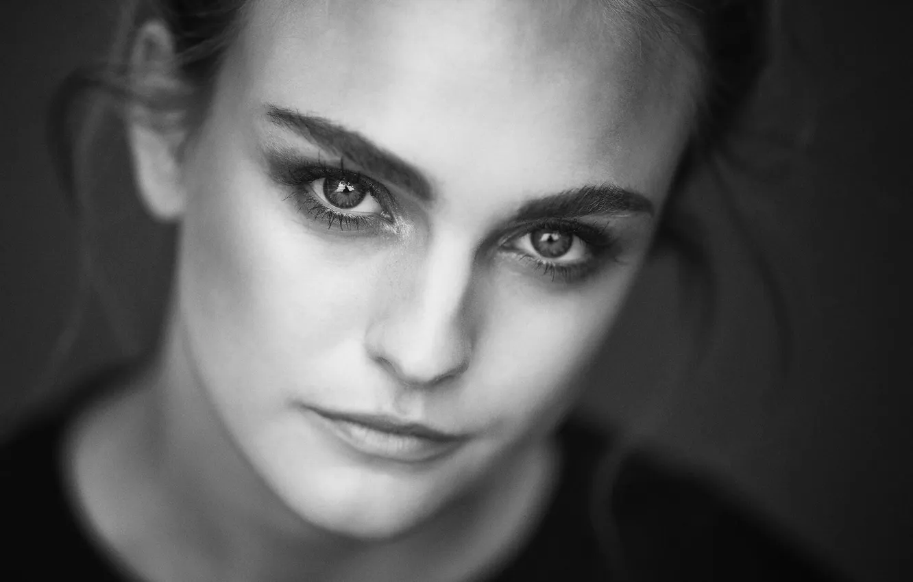 Photo wallpaper girl, face, portrait, black and white