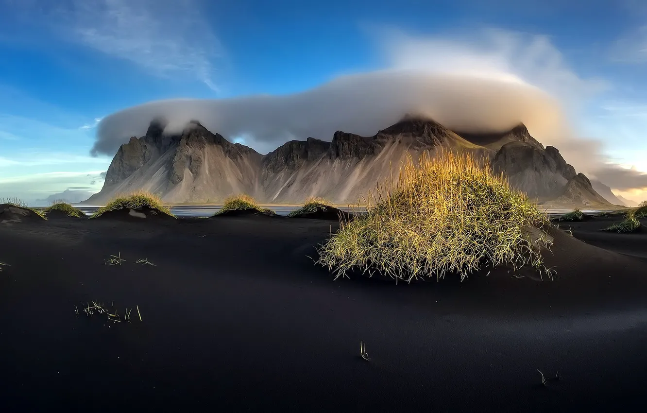 Photo wallpaper mountains, ash, the volcano