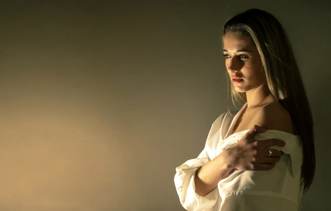 Photo wallpaper girl, background, wall, mood, shirt, Carla Ballarà Polo