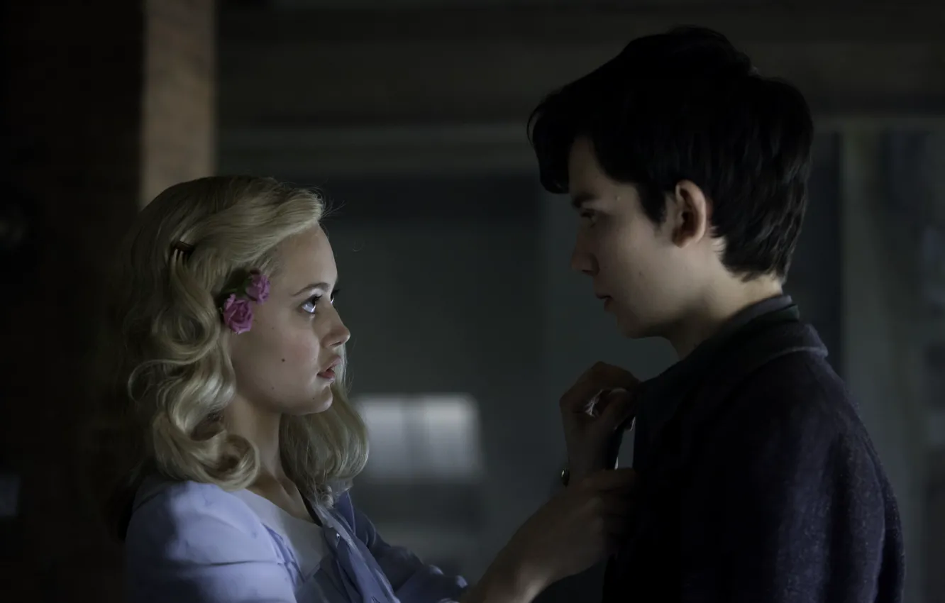 Photo wallpaper Asa Butterfield, Ella Purnell, Miss Peregrine's Home for Peculiar Children, Ella Pernell, ACE Butterfield, The …