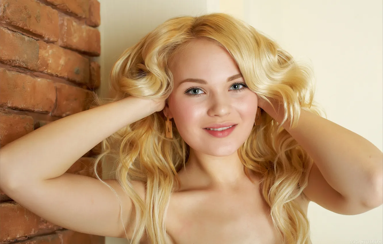 Photo wallpaper smile, model, blonde, portrait, Talia, close up