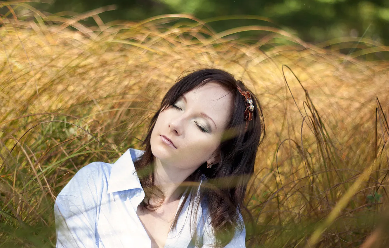 Photo wallpaper grass, face, portrait, blouse, brown hair