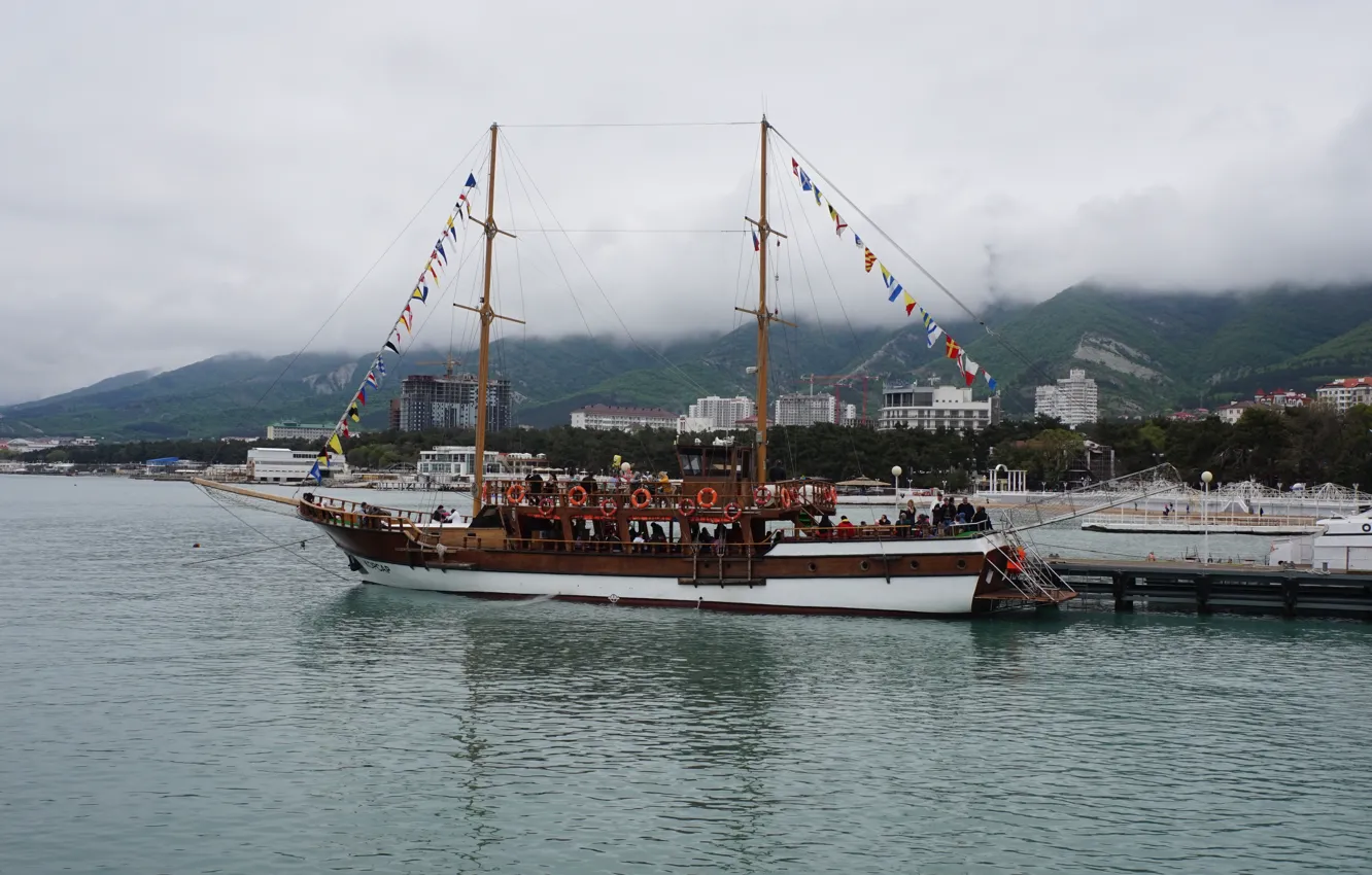 Photo wallpaper sea, mountains, ship, Gelendzhik