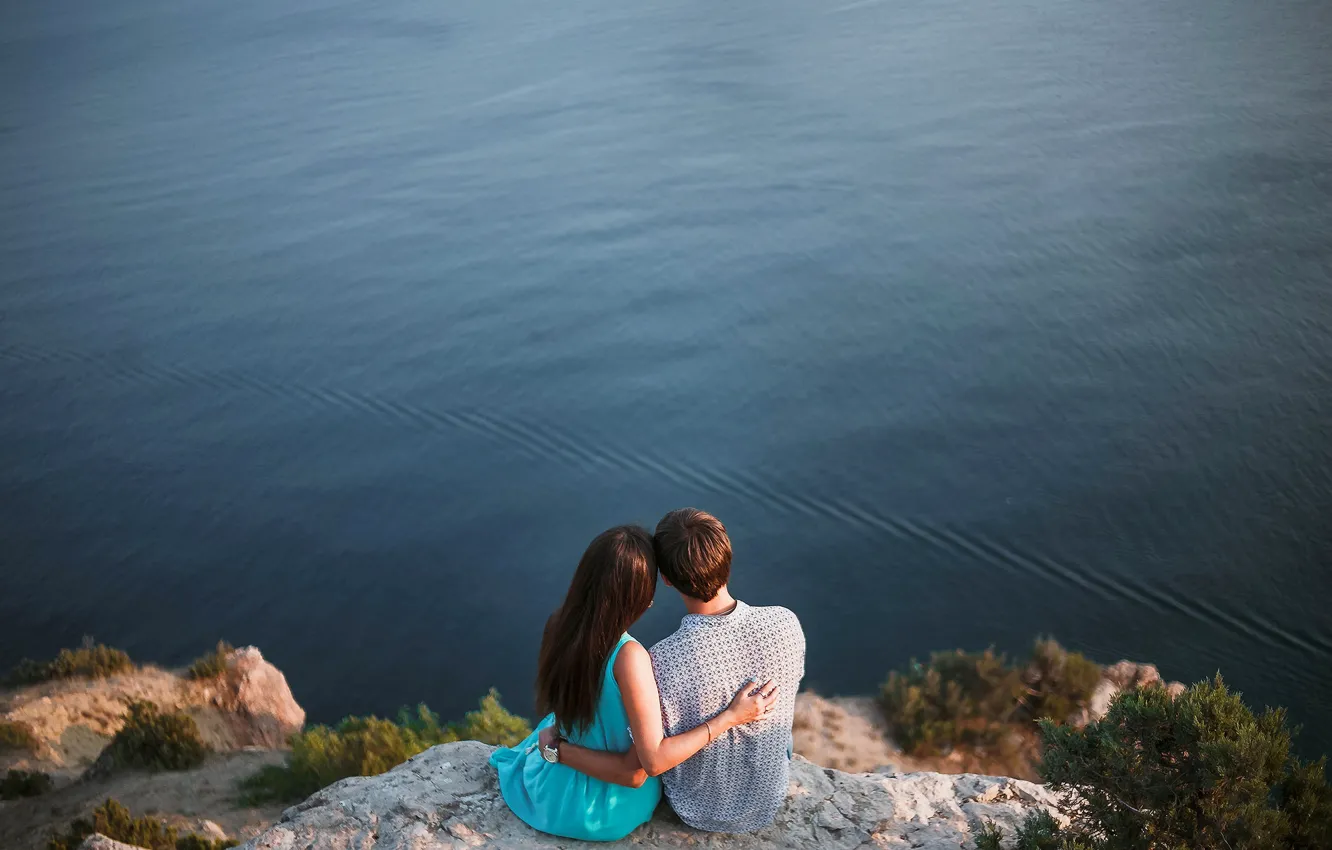 Photo wallpaper sea, girl, back, height, hugs, pair, guy, lovers