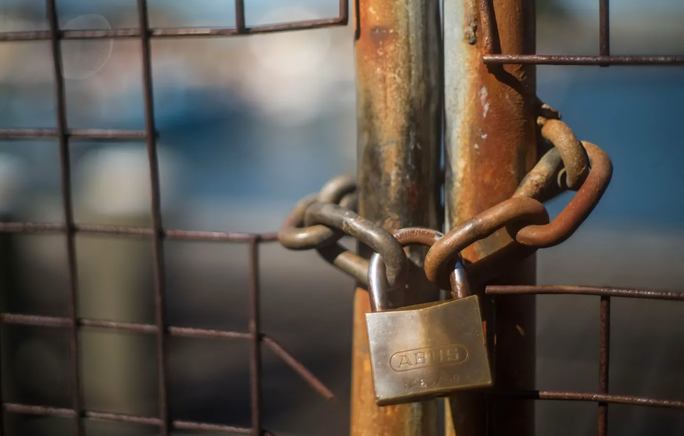 Photo wallpaper castle, the fence, chain