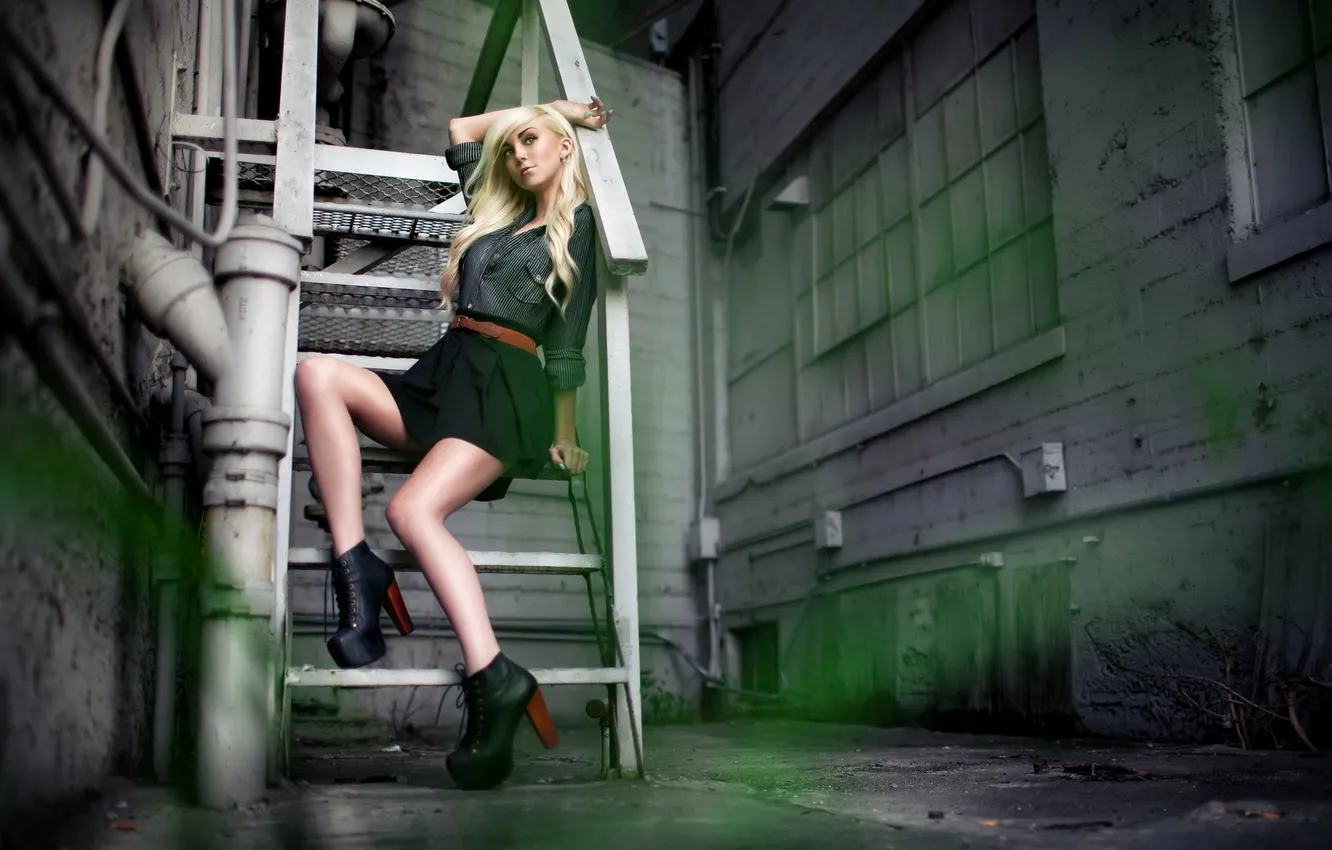 Photo wallpaper girl, pose, background, Heather Kerns