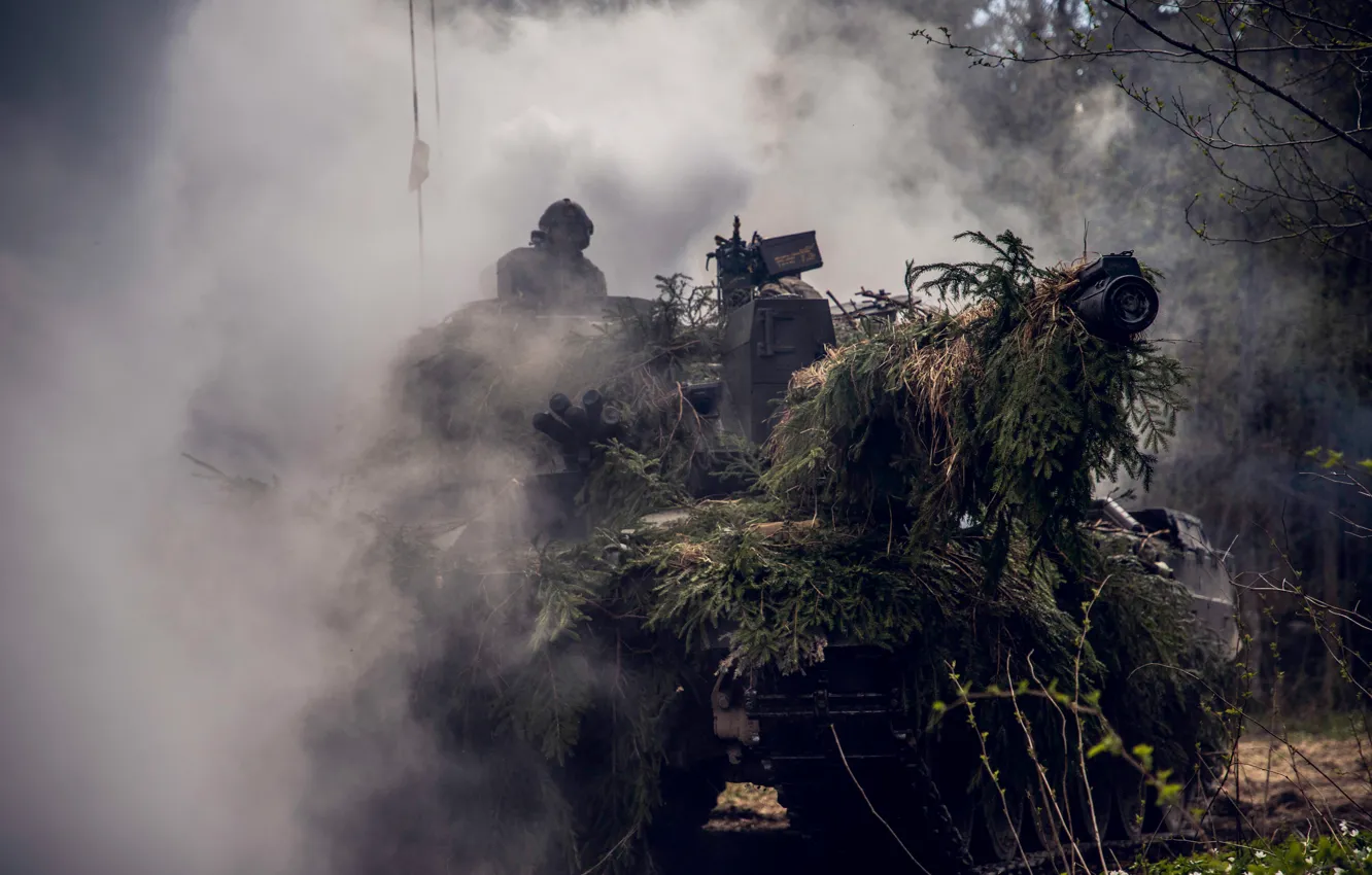 Photo wallpaper Smoke, Tank, NATO, Challenger 2, NATO, Camouflage, Front, Challenger 2