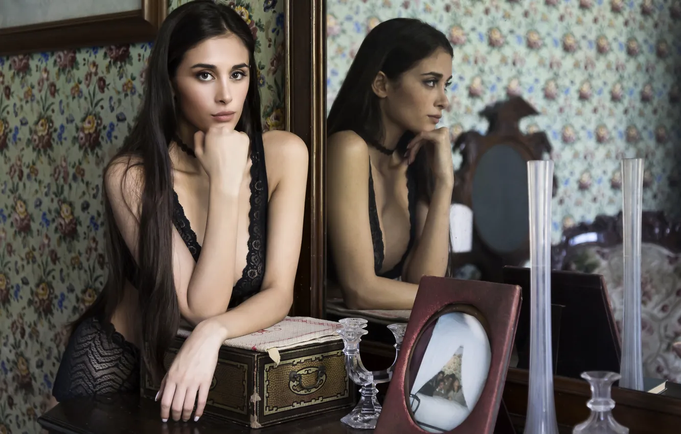 Photo wallpaper brunette, cutie, look, room