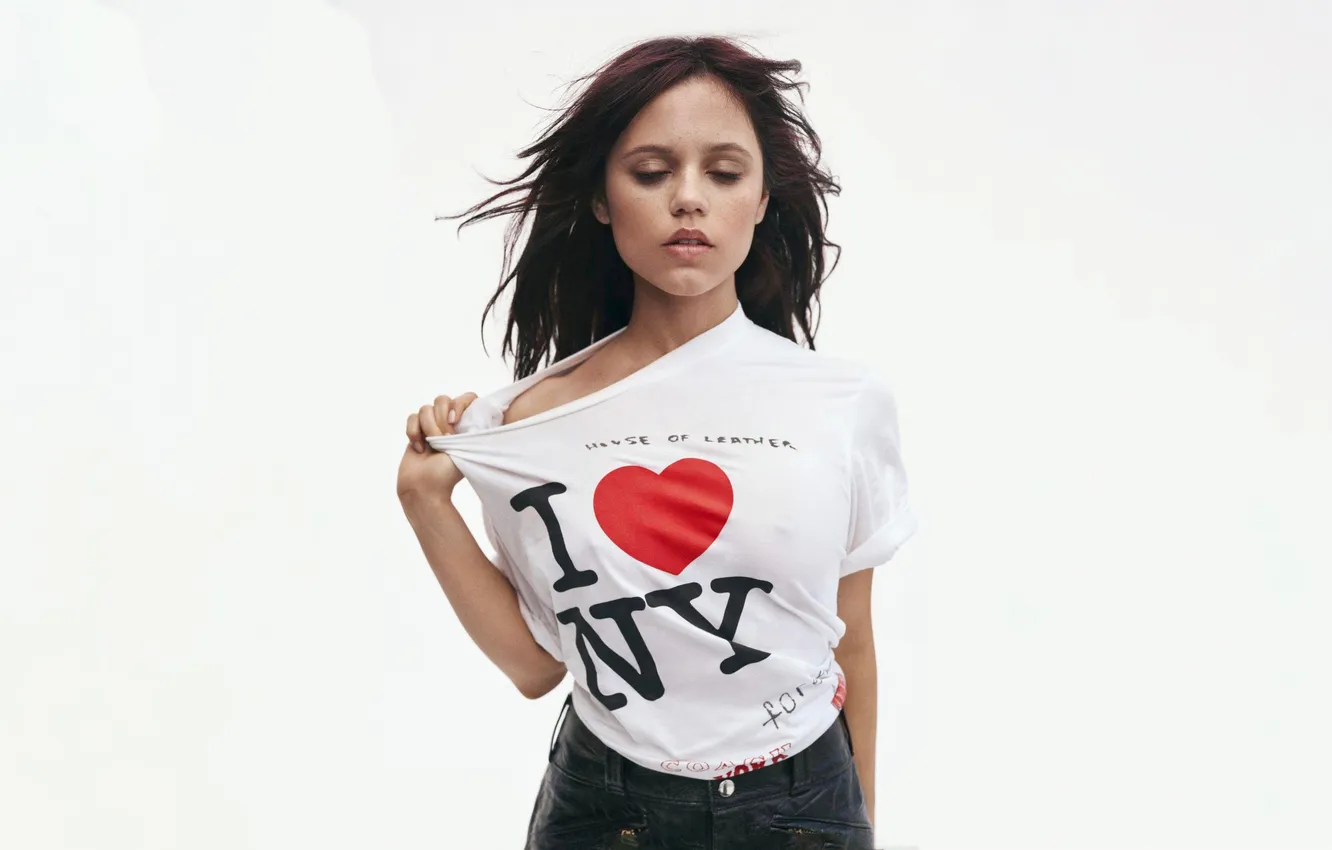 Photo wallpaper girl, nipples, hair, look, actress, t-shirt, no bra, Jenna Ortega