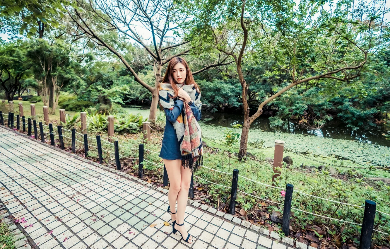 Photo wallpaper look, trees, pond, Park, model, portrait, makeup, figure
