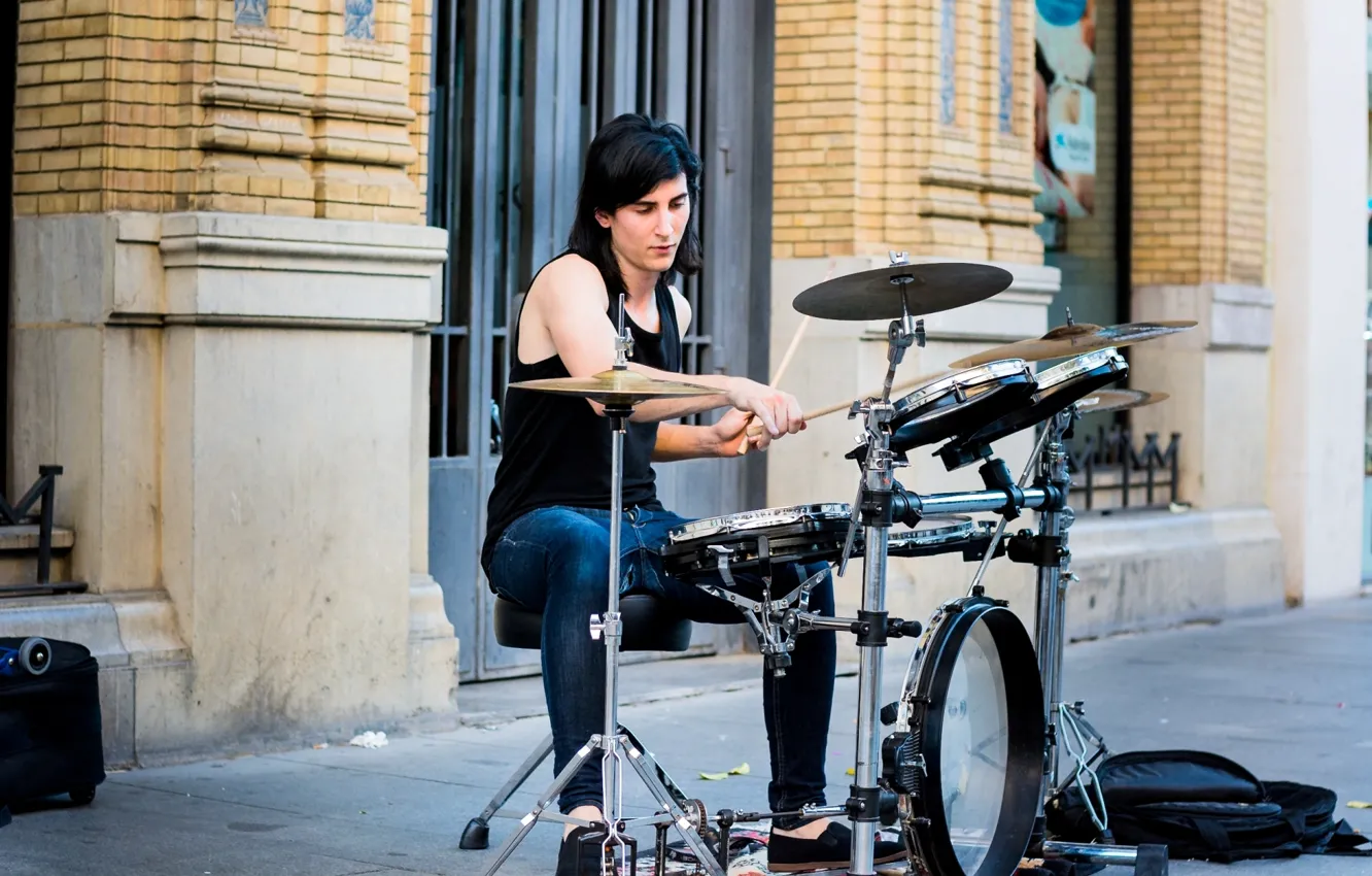 Photo wallpaper street, musician, shock