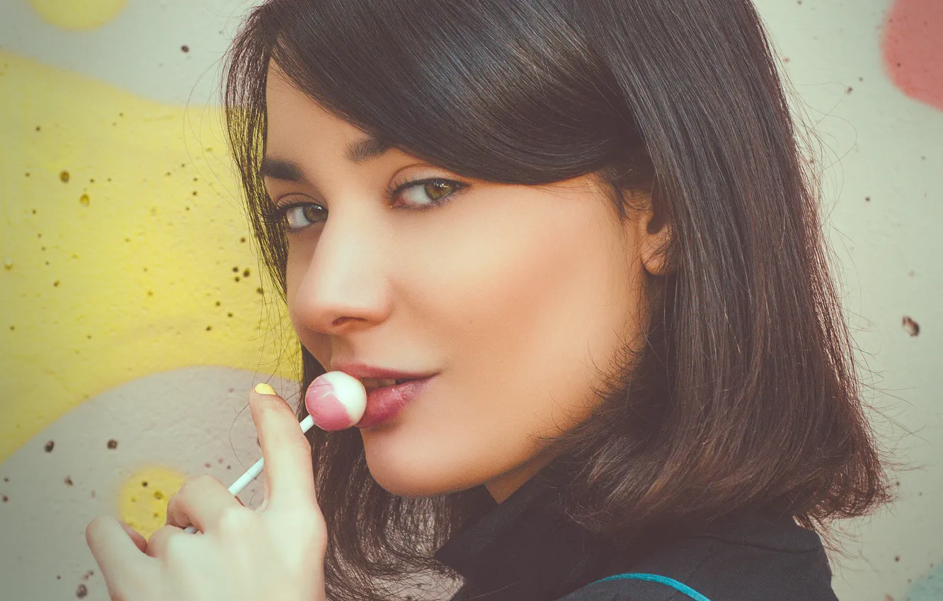 Photo wallpaper girl, Naomi, candy