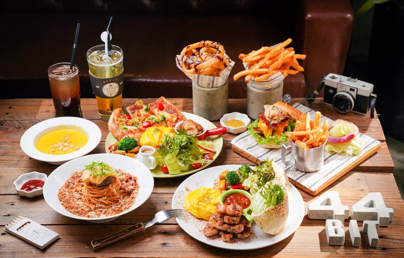 Photo wallpaper cafe, meat, pizza, lemonade, sandwiches, pasta