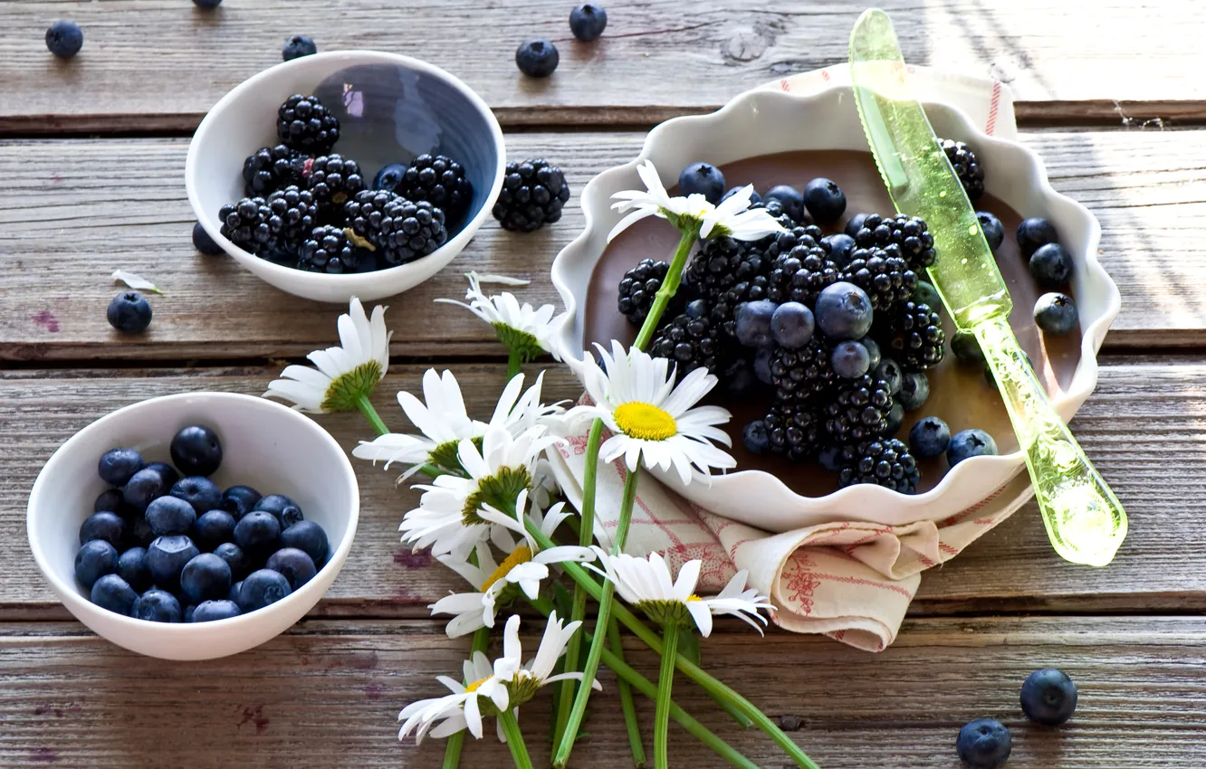 Photo wallpaper flowers, berries, chamomile, pie, knife, BlackBerry, blueberries
