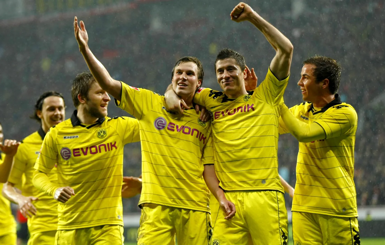 Photo wallpaper Sport, Rain, Football, Form, Borussia Dortmund, Borussia Dortmund, Players, Mario Gotze