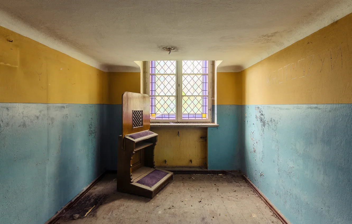 Photo wallpaper Windows, shadow, corridor, prayer kneeler