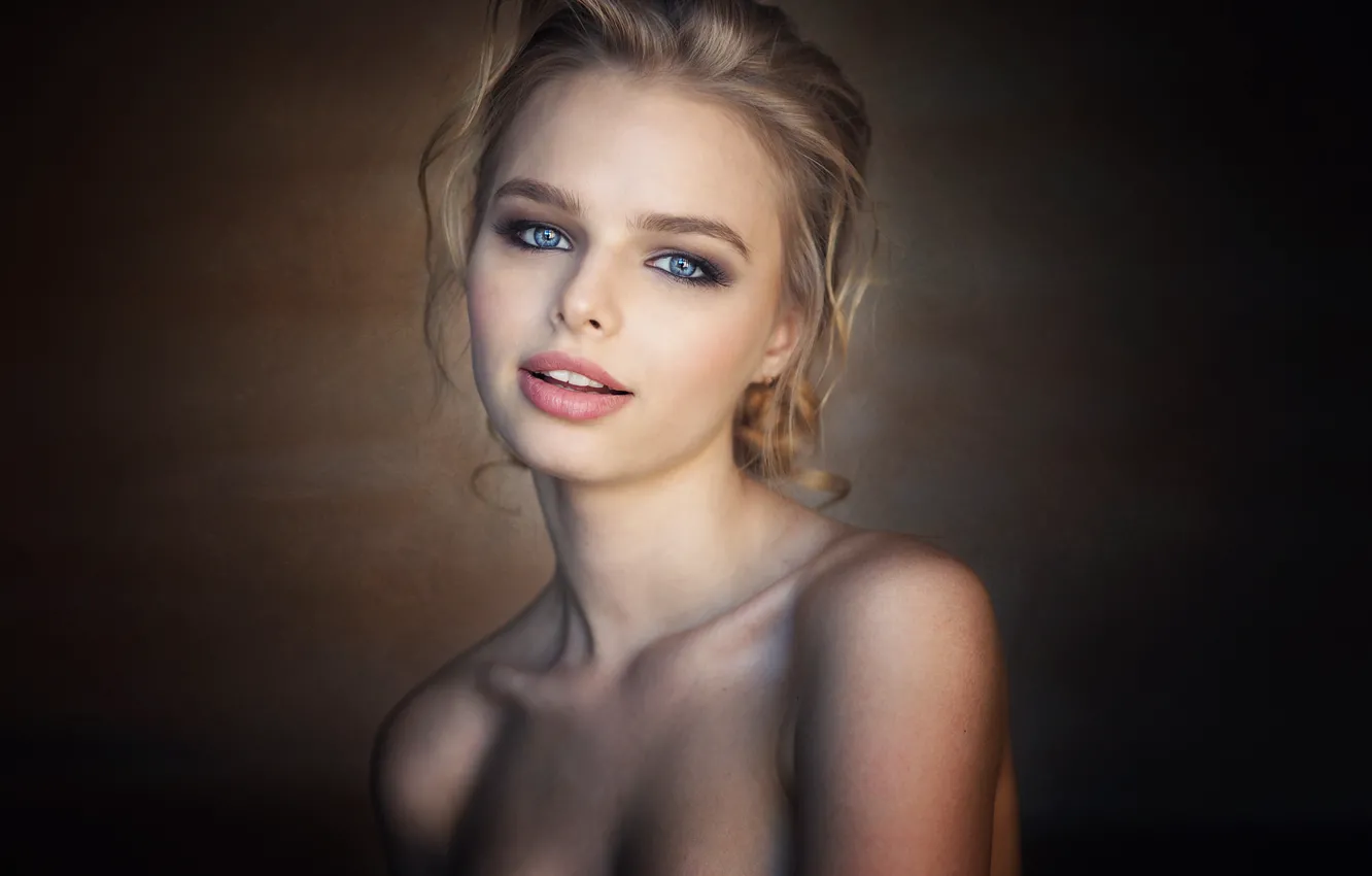 Photo wallpaper girl, smile, beauty, sponge, blue-eyed