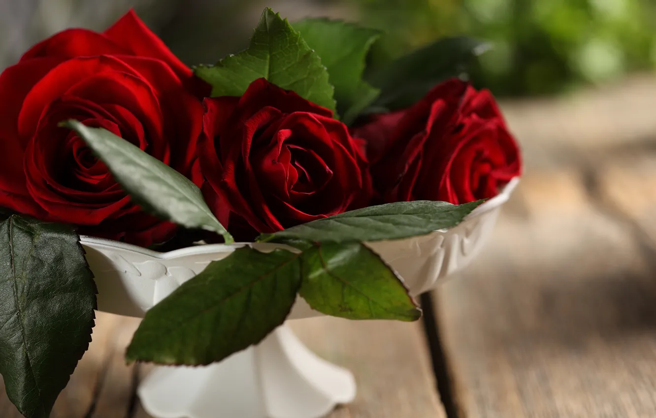 Photo wallpaper flowers, bouquet, vase, buds, red roses