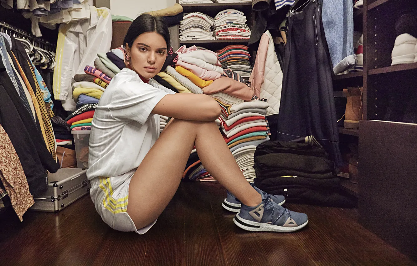 Photo wallpaper girl, shorts, beautiful, model, pretty, sneakers, Kendall Jenner