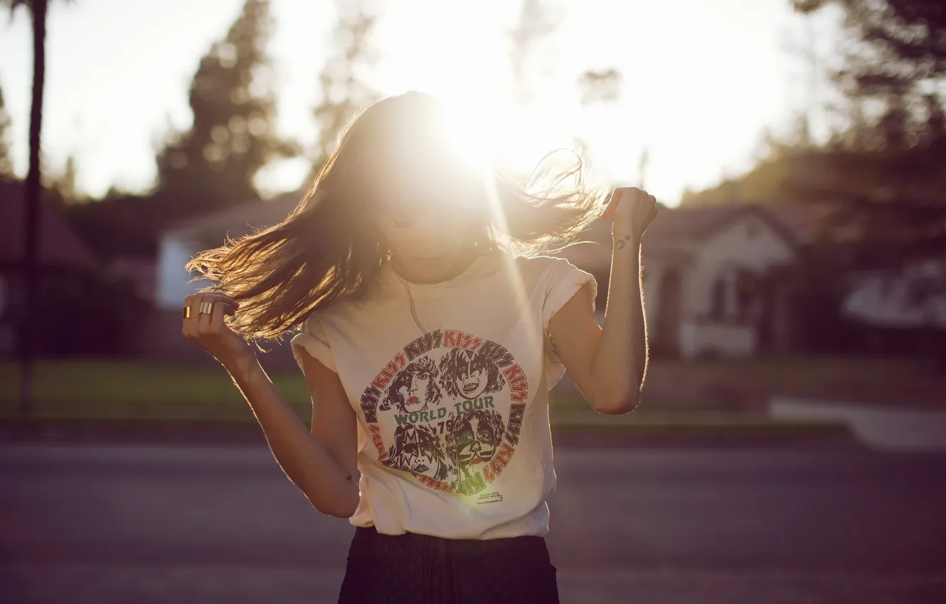 Photo wallpaper girl, the sun, pose, hair, tattoo, t-shirt, tattoo