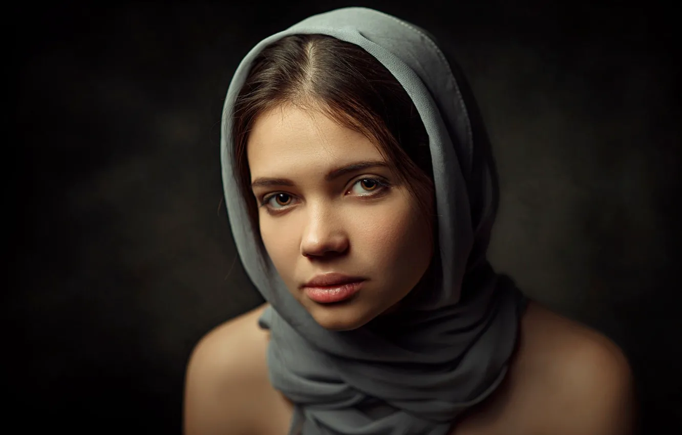 Photo wallpaper portrait, sponge, shawl, retouching