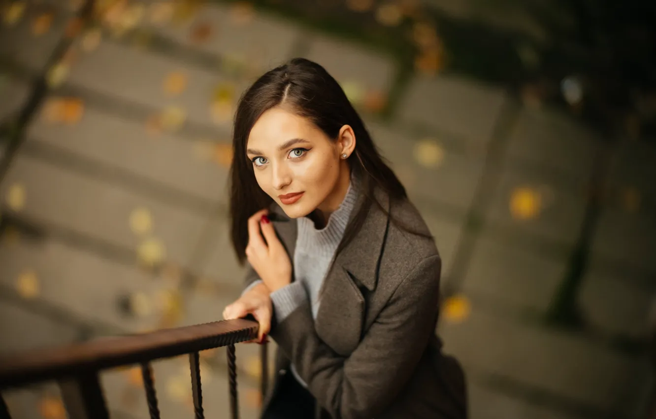 Photo wallpaper autumn, look, girl, pose, portrait, hands, makeup, ladder