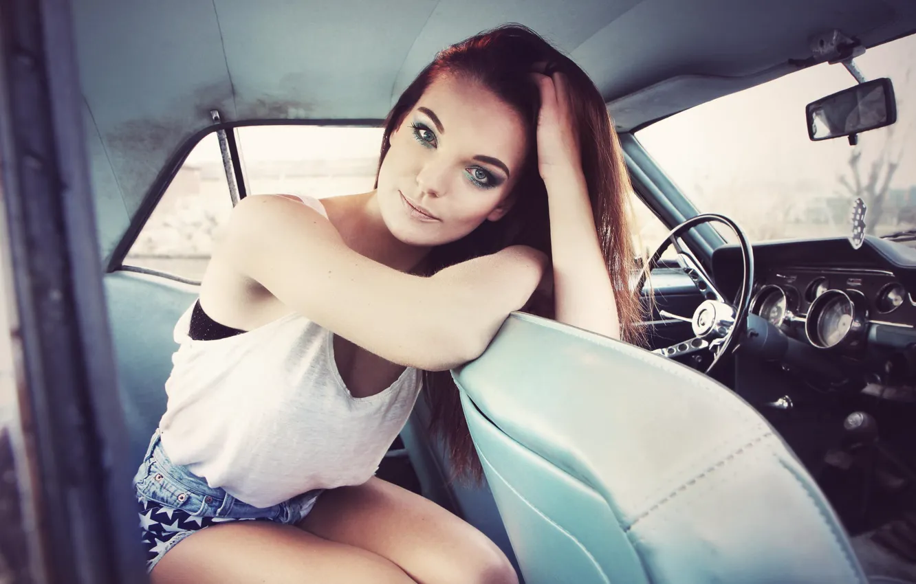 Photo wallpaper car, girl, brunette, Margot Entz