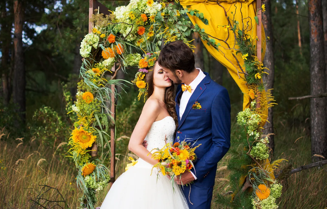 Photo wallpaper photo, kiss, bouquet, dress, lovers, the bride, wedding, the groom