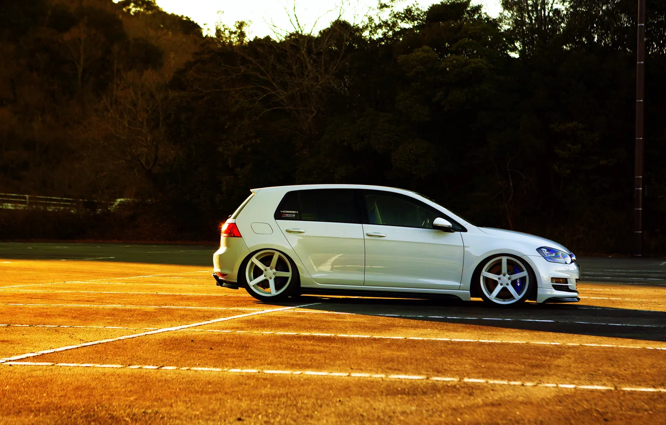 Photo wallpaper volkswagen, white, wheels, side, golf, vossen