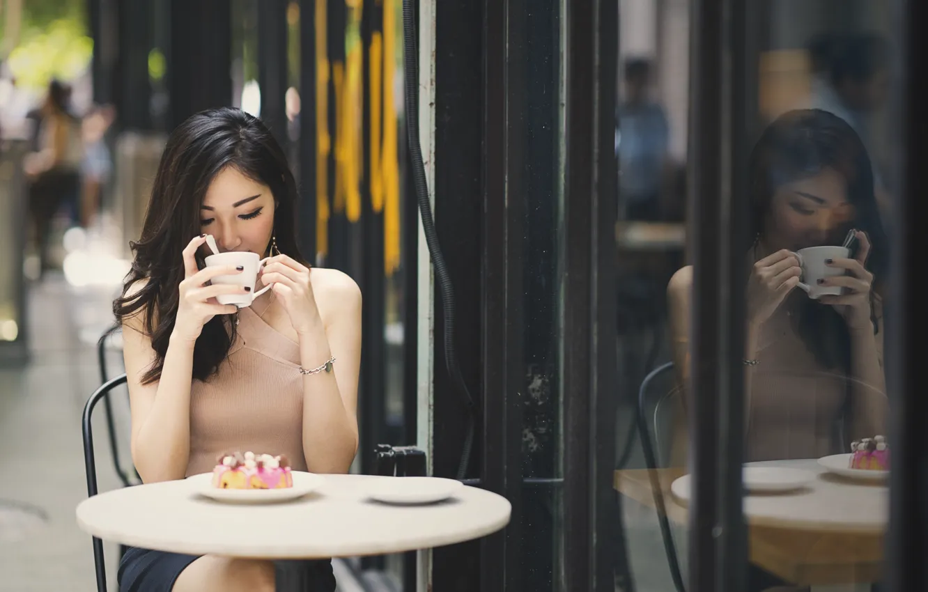 Photo wallpaper girl, face, hair, plate, cafe, beauty, table, sweet