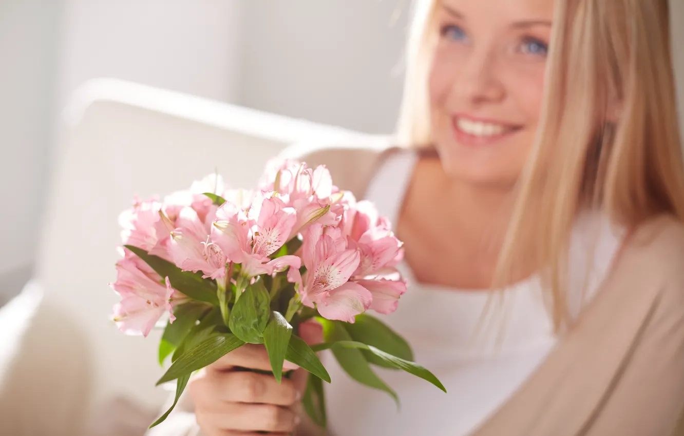 Photo wallpaper leaves, girl, light, joy, flowers, smile, mood, bouquet