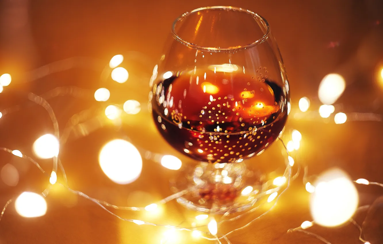Photo wallpaper garland, alcohol, glass, drink