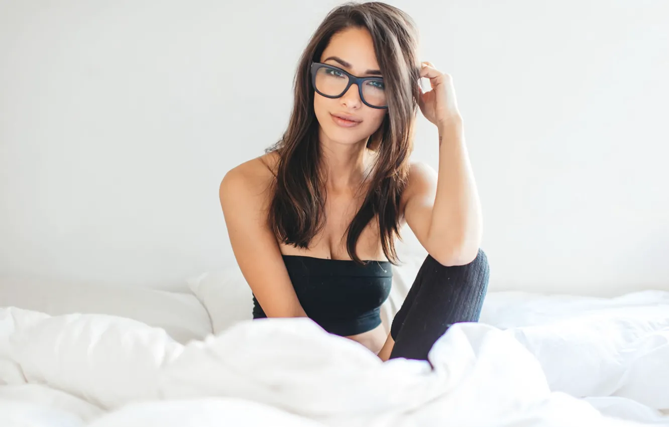 Photo wallpaper brunette, bed, glasses, latina, sexy look, black socks, michele maturo, martin murillo