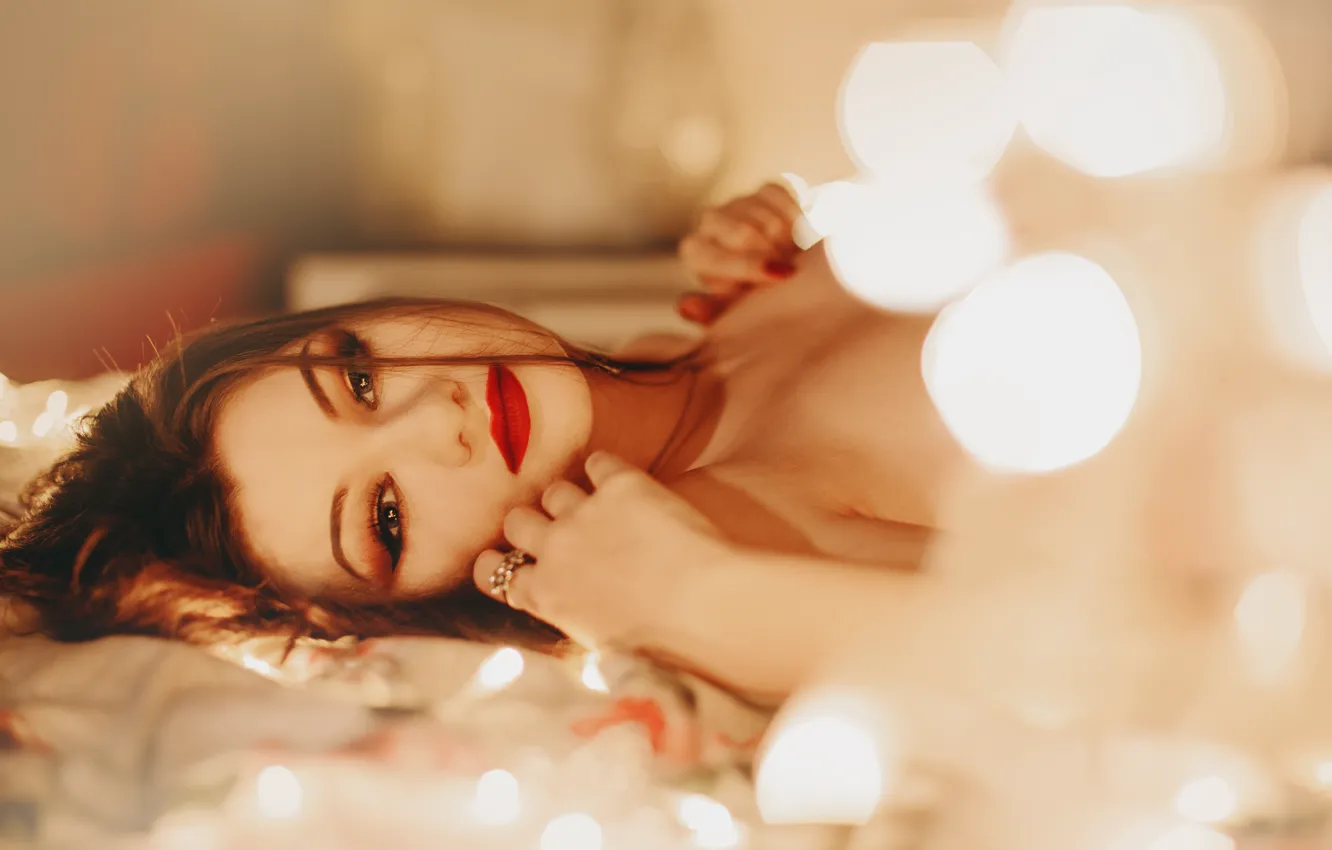 Photo wallpaper girl, light, lies, bokeh, red lipstick